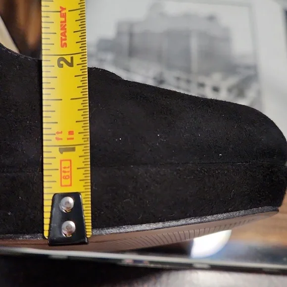 M. KORS, SEXY HEELS - Picture 7 of 7